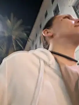 LadySn0w26 online show from 04-06-26, 05:30