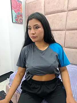 Snapshot of valenlopezz_ chatting on 05-08-26, 05:22 valenlopezz online show from 05-08-26, 05:22