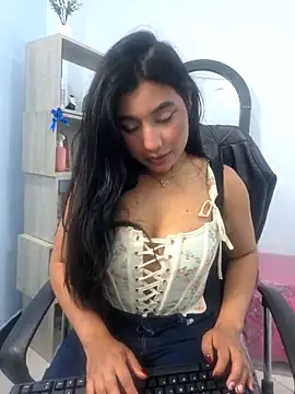 Snapshot of valenlopezz_ chatting on 05-14-26, 03:47 valenlopezz online show from 05-14-26, 03:47