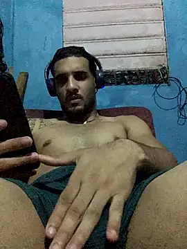 Snapshot of Wicy23 chatting on 05-25-26, 03:39 Wicy23 online show from 05-25-26, 03:39