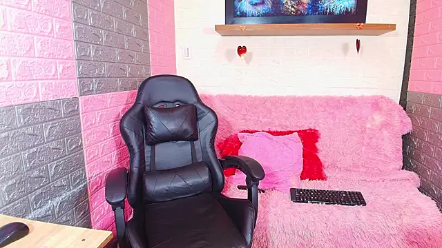 hotcakes uwu online show from 03-24-26, 02:55