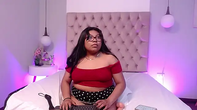 Snapshot of Kiri_Black_ chatting on 02-03-26, 06:40 Kiri Black online show from 02-03-26, 06:40