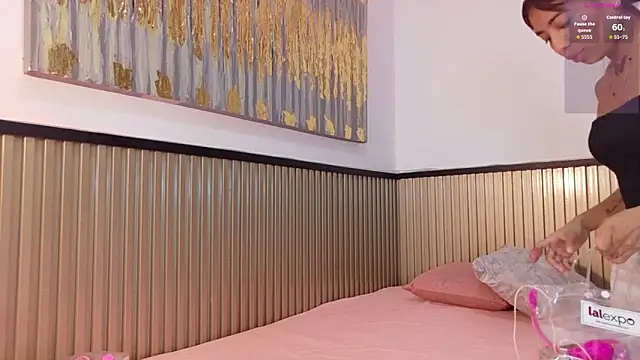 Snapshot of Scarlet_Vixen_ chatting on 02-25-26, 01:11 Scarlet Vixen online show from 02-25-26, 01:11