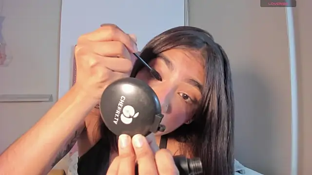 Scarlet Vixen  online show from 04-18-26, 12:40