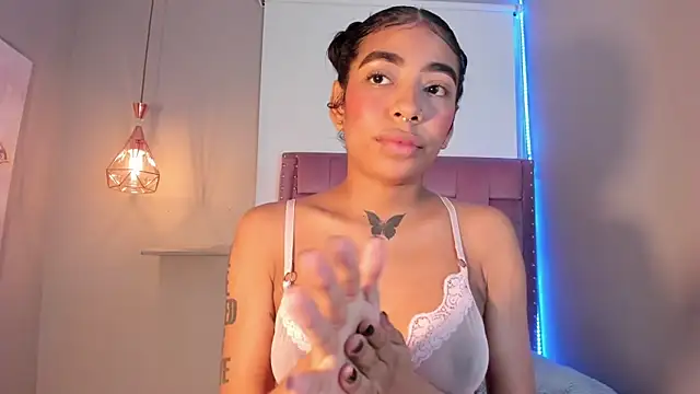 Scarlet Vixen  online show from 03-31-26, 12:40