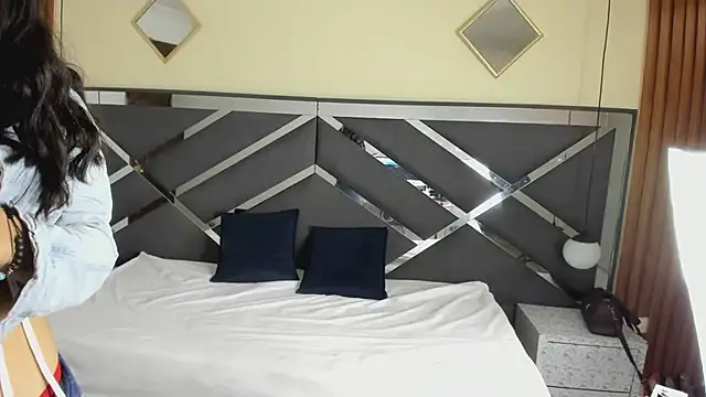 Ambarross  online show from 02-28-26, 02:06