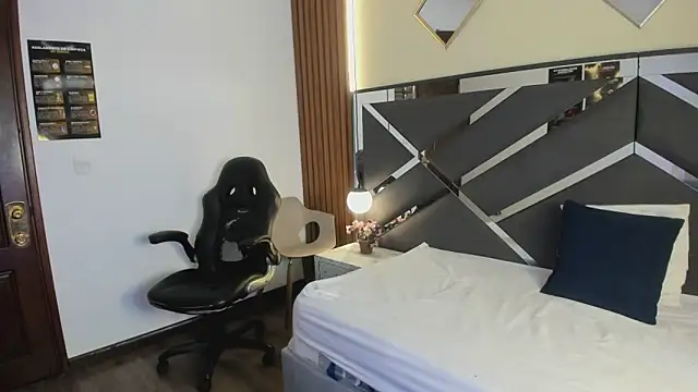 Ambarross  online show from 04-10-26, 01:29