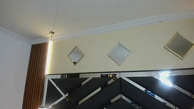 Ambarross  online show from 04-11-26, 01:37