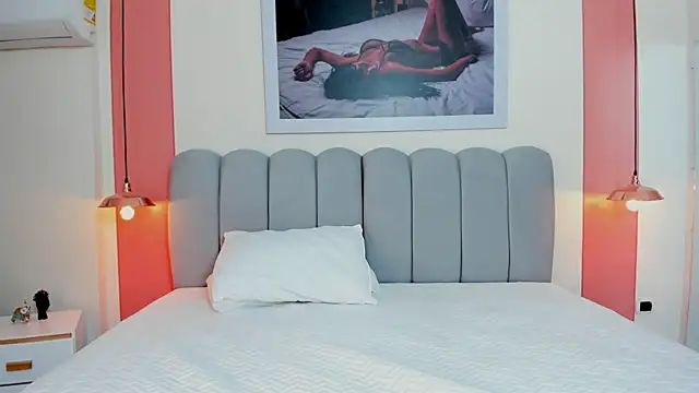 EmmaBoyd online show from 01-17-26, 01:04