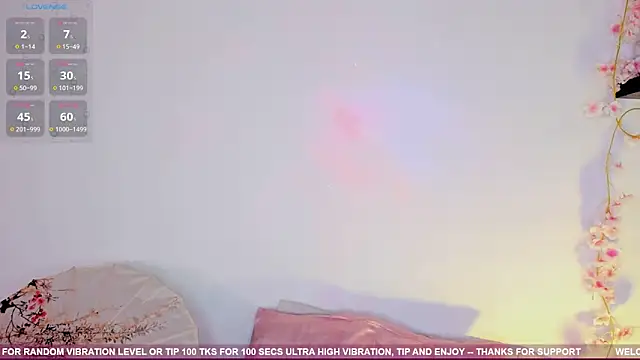 Tiny  Emmy  online show from 05-09-26, 08:23