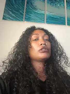 Snapshot of HennaTheGoddess chatting on 06-12-26, 08:50 HennaTheGoddess online show from 06-12-26, 08:50