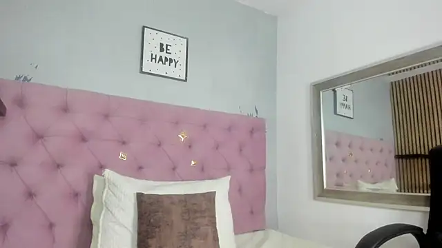 Snapshot of amber__moon1 chatting on 01-17-26, 07:17 amber moon1 online show from 01-17-26, 07:17