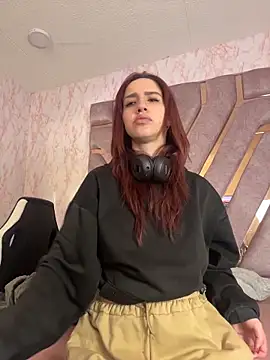 elodie rouge online show from 04-07-26, 12:07