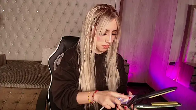 elodie rouge online show from 04-15-26, 07:29