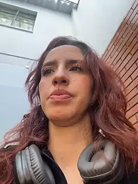 elodie rouge online show from 07-17-26, 12:35