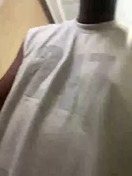 Snapshot of Yourdhiraj chatting on 06-20-26, 04:39 Yourdhiraj online show from 06-20-26, 04:39