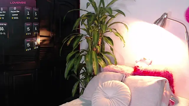 Mia Volkova  online show from 04-15-26, 01:37