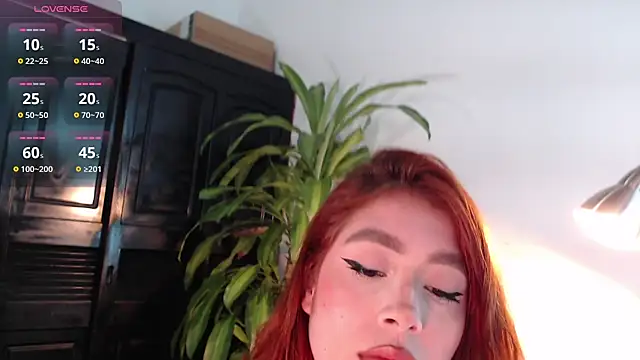 Snapshot of Mia_Volkova_ chatting on 05-04-26, 03:04 Mia Volkova online show from 05-04-26, 03:04