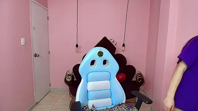 Snapshot of Ashley_benson_x chatting on 02-26-26, 09:48 Ashley benson x online show from 02-26-26, 09:48