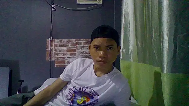 Snapshot of RogueSonX chatting on 03-11-26, 12:37 RogueSonX online show from 03-11-26, 12:37