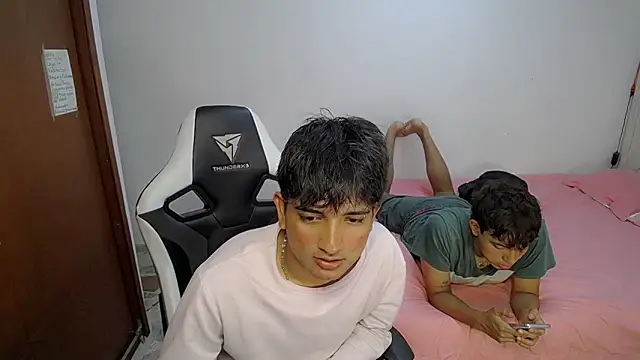 Maxwell boys online show from 03-03-26, 03:24