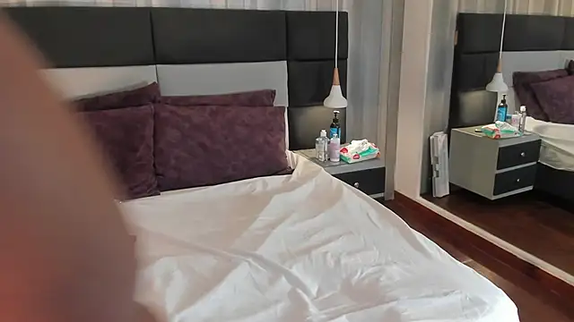 Snapshot of pamelamendez_1 chatting on 02-06-26, 04:30 pamelamendez 1 online show from 02-06-26, 04:30