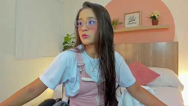 ivette swan online show from 04-14-26, 07:19