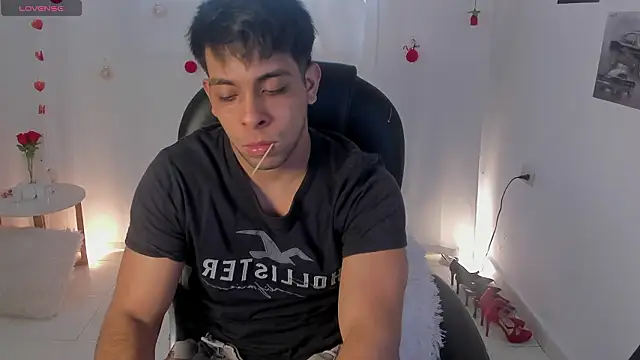 Snapshot of shooting_wilson chatting on 02-09-26, 06:17 shooting wilson online show from 02-09-26, 06:17