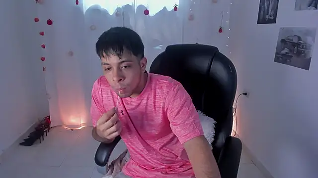 Snapshot of shooting_wilson chatting on 02-05-26, 06:04 shooting wilson online show from 02-05-26, 06:04