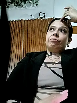 Snapshot of RossyAlvarez chatting on 05-02-26, 01:55 RossyAlvarez online show from 05-02-26, 01:55
