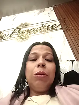 Snapshot of RossyAlvarez chatting on 06-30-26, 05:18 RossyAlvarez online show from 06-30-26, 05:18