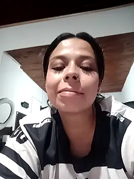 Snapshot of RossyAlvarez chatting on 04-28-26, 02:27 RossyAlvarez online show from 04-28-26, 02:27