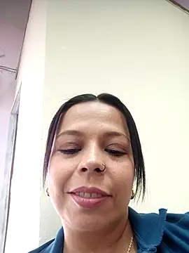 Snapshot of RossyAlvarez chatting on 06-19-26, 07:41 RossyAlvarez online show from 06-19-26, 07:41