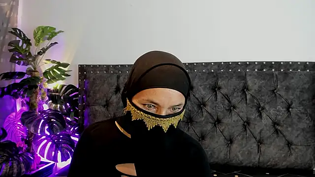 Snapshot of Latifa_ali chatting on 02-03-26, 06:22 Latifa ali online show from 02-03-26, 06:22