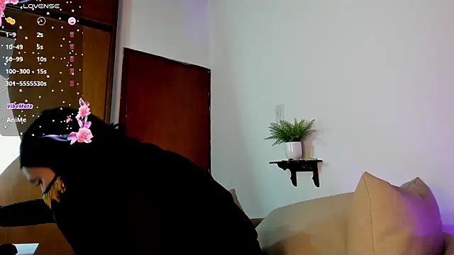 Snapshot of Latifa_ali chatting on 02-11-26, 03:17 Latifa ali online show from 02-11-26, 03:17