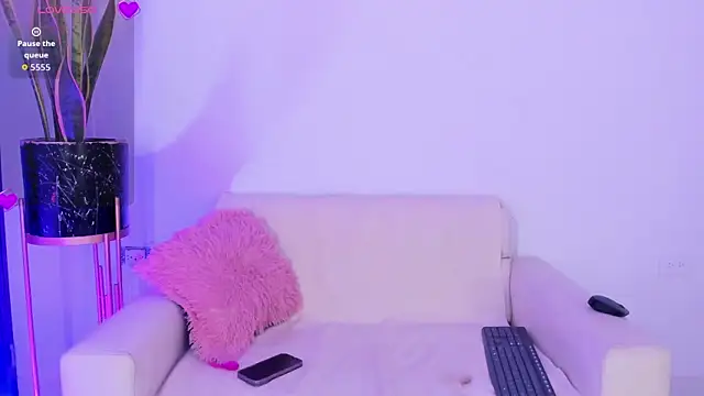 Emma collins01 online show from 04-18-26, 03:42