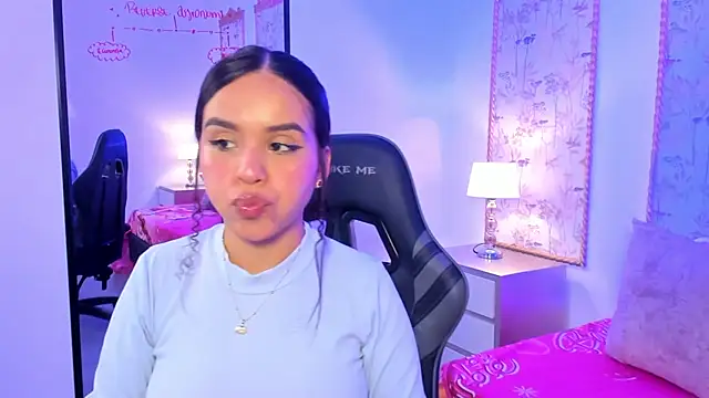 Snapshot of rubby_grundy chatting on 02-23-26, 07:58 rubby grundy online show from 02-23-26, 07:58