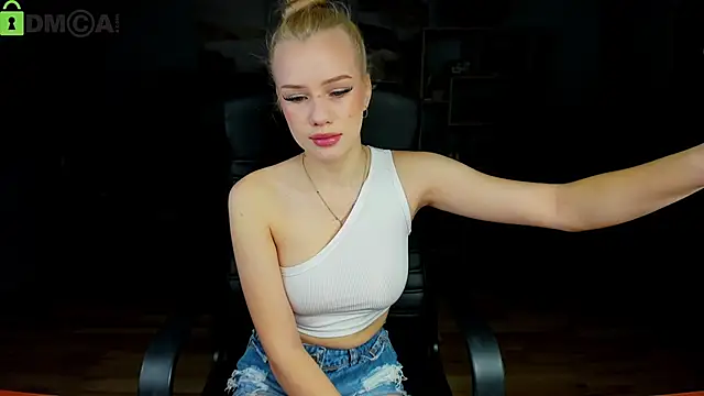 Snapshot of Stacy_Western chatting on 02-13-26, 06:57 Stacy Western online show from 02-13-26, 06:57