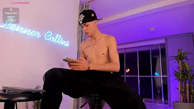 LennerCollins  online show from 04-12-26, 08:28
