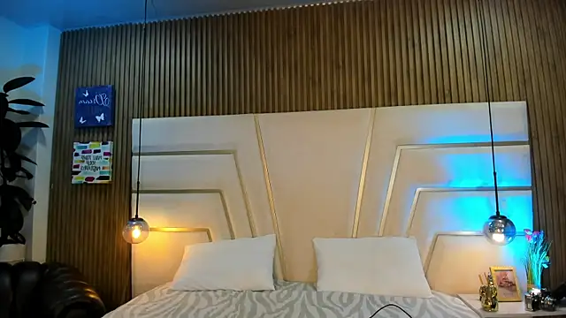 Xara Shadow online show from 03-28-26, 11:17