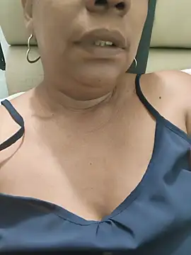 Zeyllyjhonson online show from 06-18-26, 02:32