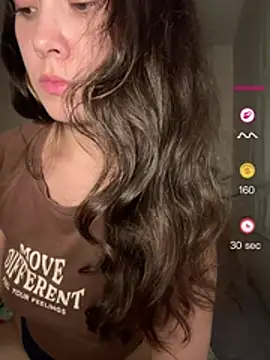 Snapshot of Raven__5 chatting on 06-01-26, 03:29 Raven 5 online show from 06-01-26, 03:29