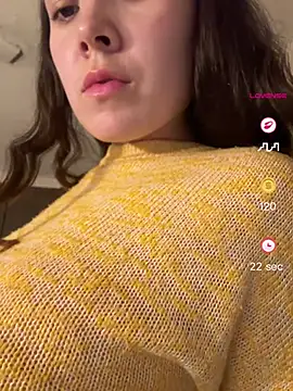 Snapshot of Raven__5 chatting on 05-14-26, 03:58 Raven 5 online show from 05-14-26, 03:58