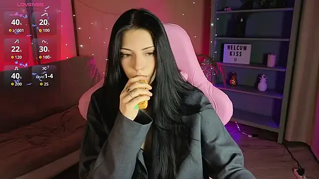 Snapshot of Kelly__Bunny chatting on 02-10-26, 05:50 Kelly Bunny online show from 02-10-26, 05:50