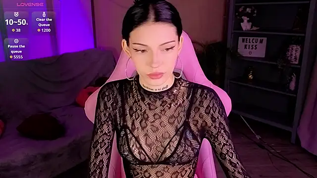 Snapshot of Kelly__Bunny chatting on 06-03-26, 01:01 Kelly Bunny online show from 06-03-26, 01:01