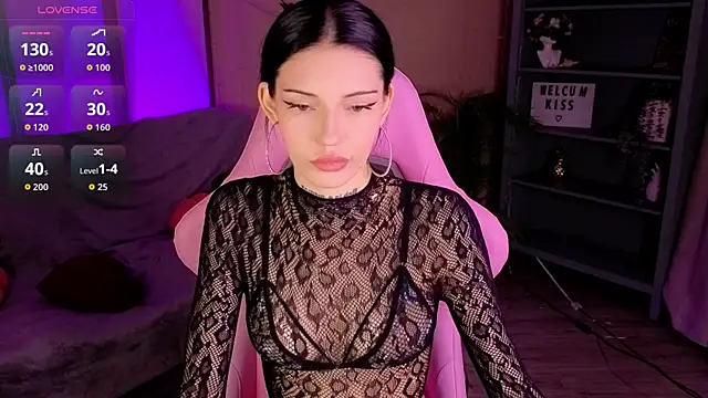 Snapshot of Kelly__Bunny chatting on 06-03-26, 02:33 Kelly Bunny online show from 06-03-26, 02:33