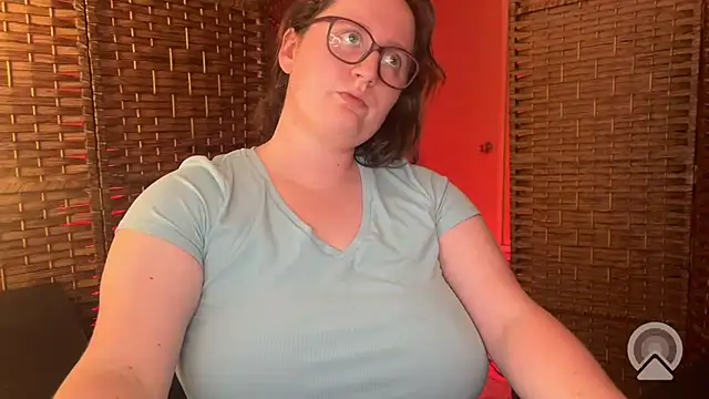 Snapshot of lucycomestrue chatting on 06-08-26, 12:49 lucycomestrue online show from 06-08-26, 12:49