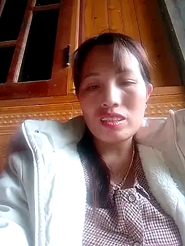 Gummiesu online show from 03-23-26, 07:41