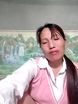 Snapshot of Gummiesu chatting on 05-08-26, 01:20 Gummiesu online show from 05-08-26, 01:20