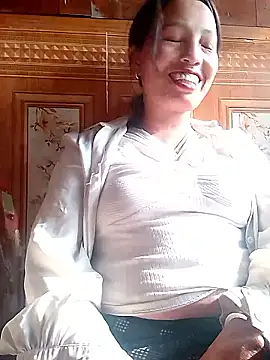 Gummiesu online show from 03-20-26, 08:48